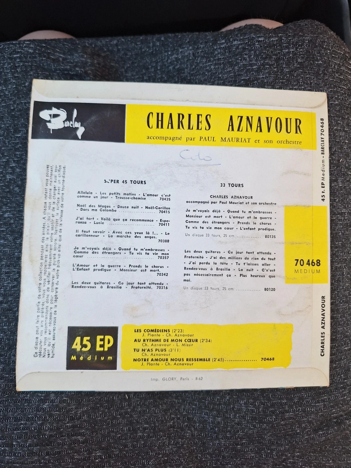 Disque Vinyle 45T Charles Aznavour - Les Comédiens (Barclay 70 468) – photo 2